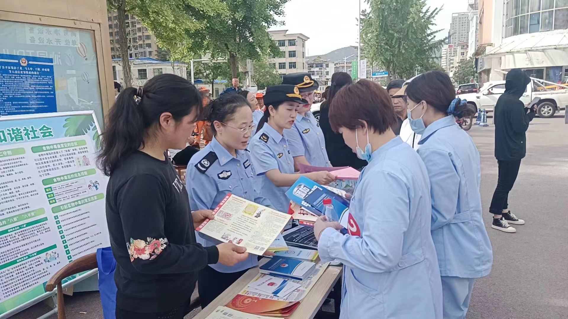 惠民政策宣传送上门。相山区委宣传部供图