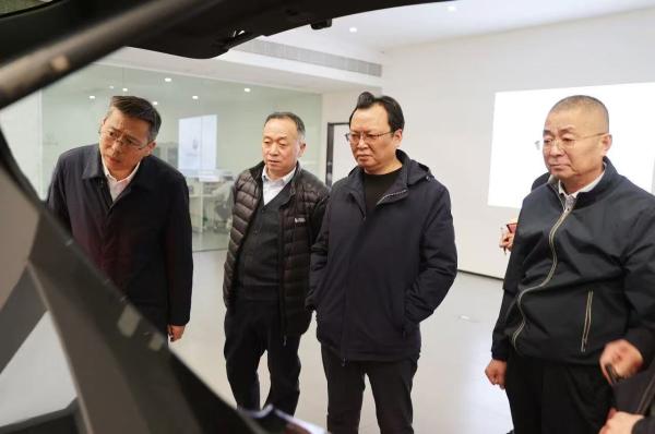 蒋曦调研走访重点商贸企业