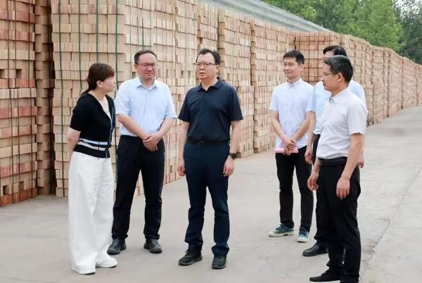 蒋曦调研秸秆禁烧和大宗固废综合治理工作