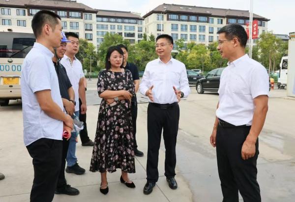黄韡调研督导扬尘综合治理工作并主持召开专题会
